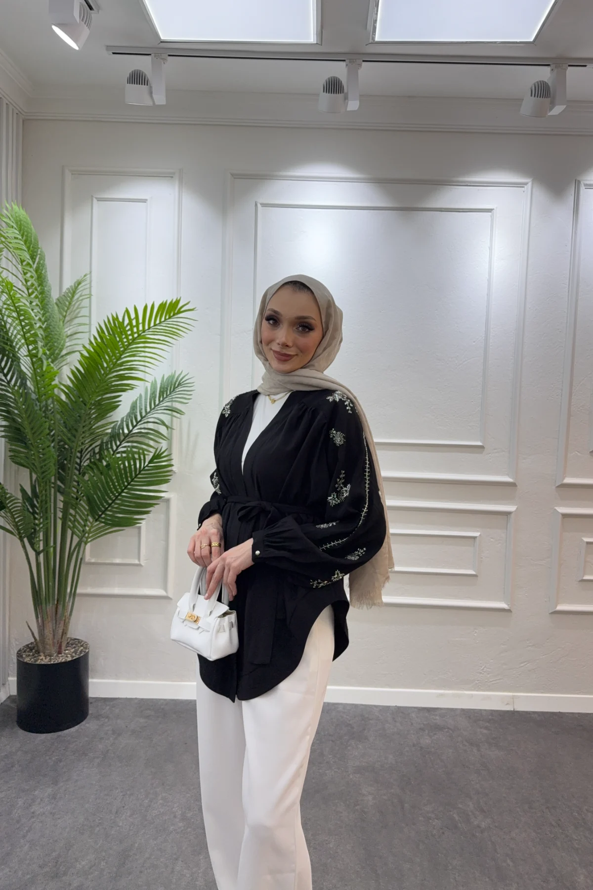 Taş Detaylı Kimono Siyah