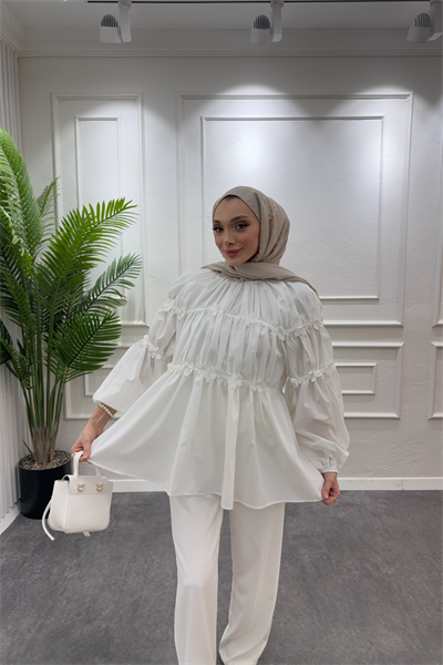 Reglan minik çiçek detaylı bluz