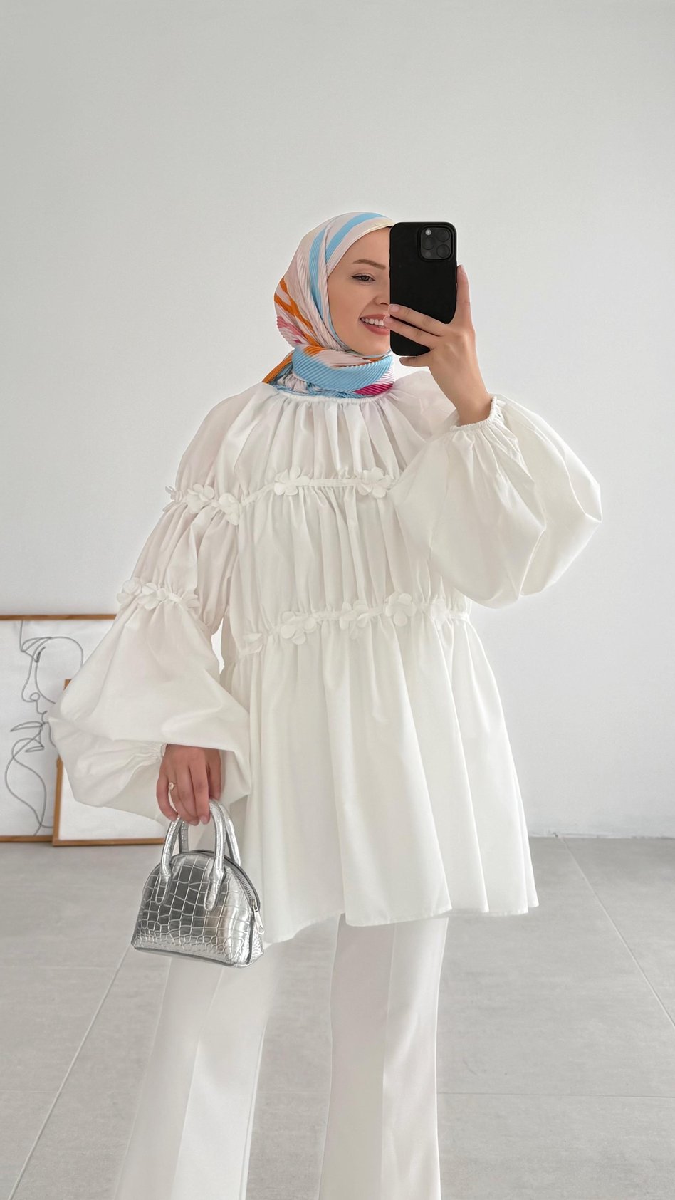 Reglan Minik Çiçek Detaylı Ekru Bluz - Resim 3