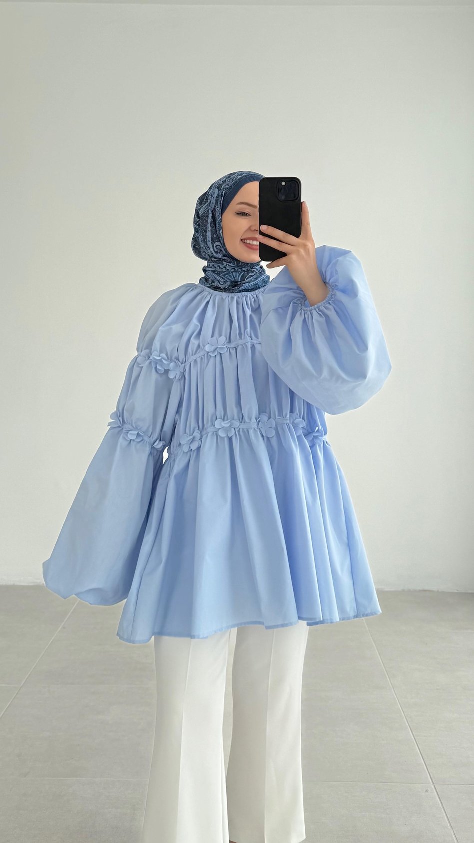 Reglan Minik Çiçek Detaylı Mavi Bluz - Resim 2