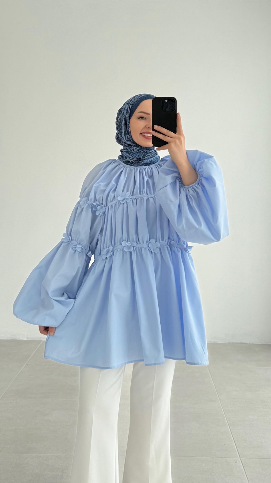 Reglan Minik Çiçek Detaylı Mavi Bluz - Resim 4