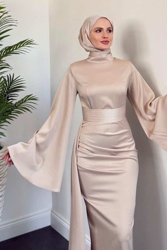 Arabella Pelerinli Saten Balık Abiye Krem - Resim 2